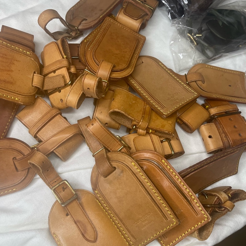 Louis Vuitton large luggage tags set (live shows)